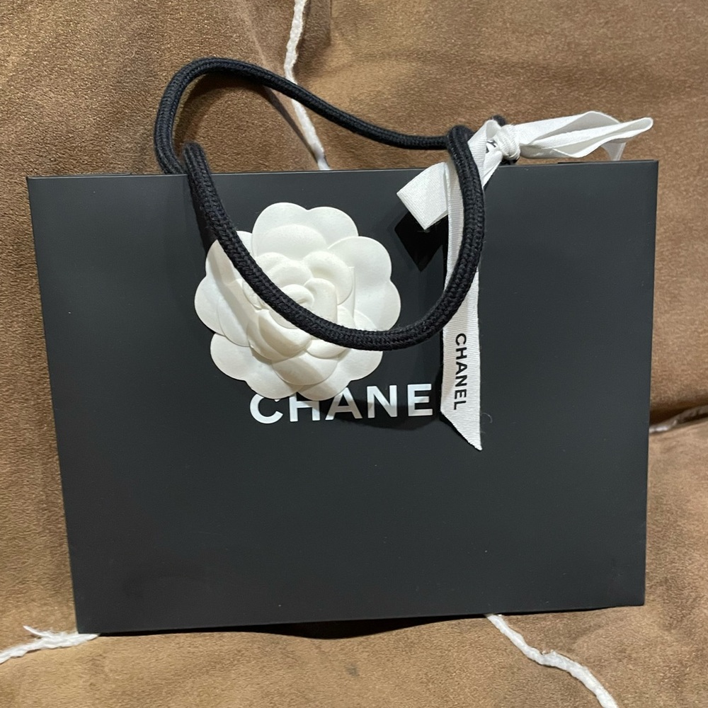 Chanel Shopping Bags - Picture 4 of 7